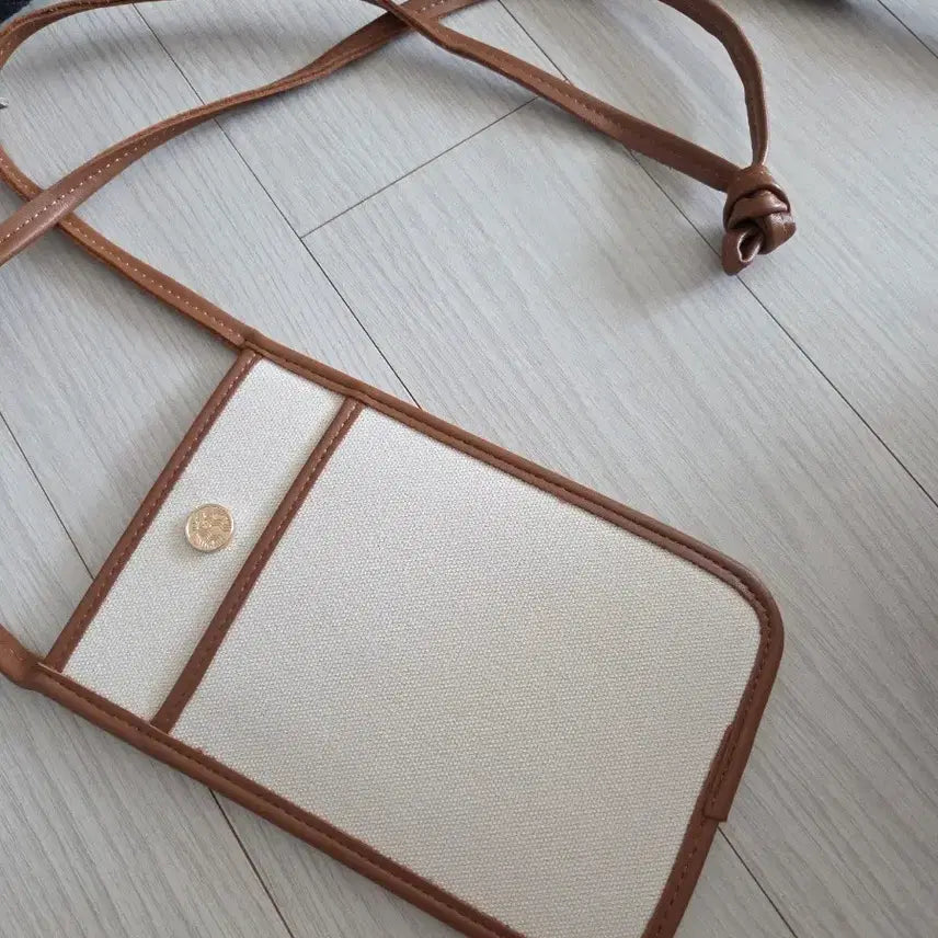 [BUNJANG] Hazzys H Pattern Mini Crossbody Bag / 헤지스 H 패턴 미니 크로스백+스벅 크로스백