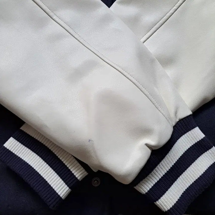 [BUNJANG] JEMUT Raglan Varsity Jacket / 레글런 바시티 자켓
