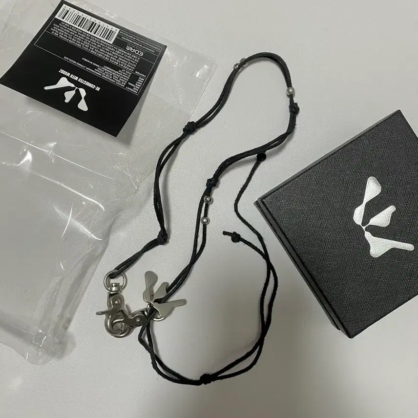 [SOLD OUT] 우즈 조승연 스웨이드목걸이 원가이하