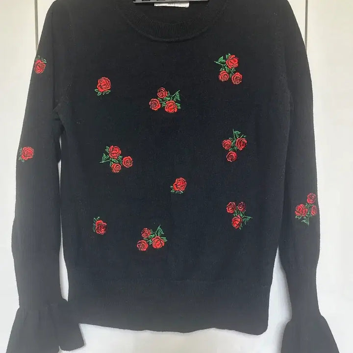 [BUNJANG] Sandro Wool Cashmere Rose Embroidery Knit / 산드로 울캐시미어장미 자수 니트