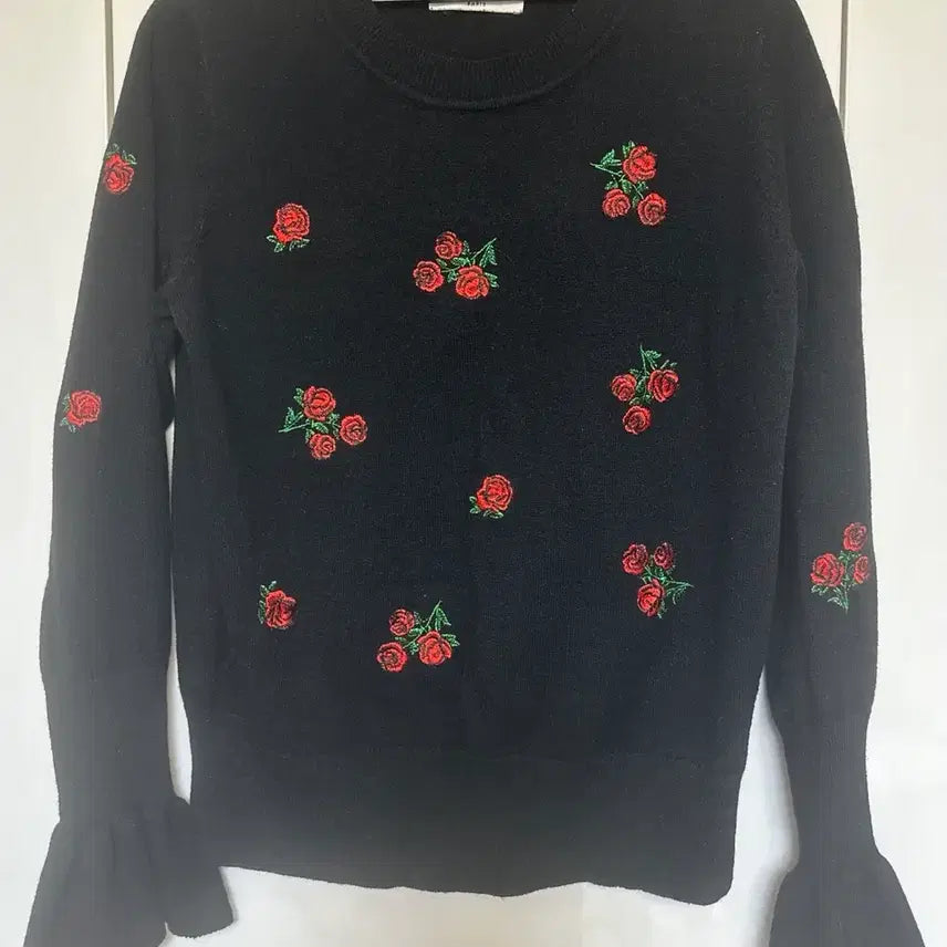 [BUNJANG] Sandro Wool Cashmere Rose Embroidery Knit / 산드로 울캐시미어장미 자수 니트
