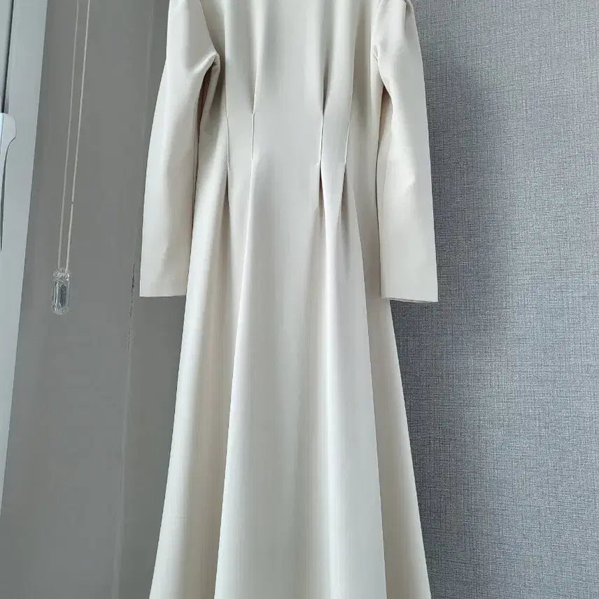 [BUNJANG] GLOW AND NYMPH Flare Long Dress / GLOW AND NYMPH 볼륨소매 플레어롱원피스
