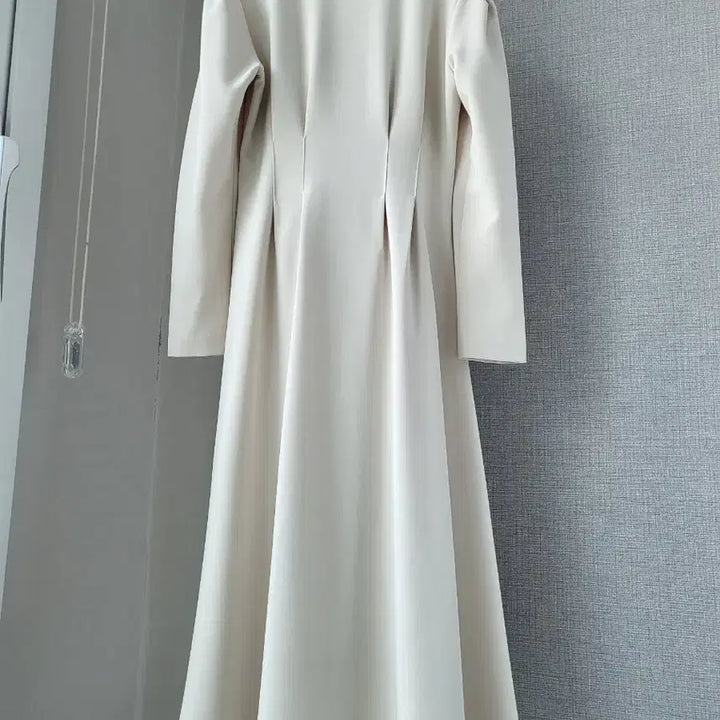 [BUNJANG] GLOW AND NYMPH Flare Long Dress / GLOW AND NYMPH 볼륨소매 플레어롱원피스