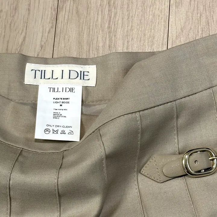 [BUNJANG] TILLIDIE Pleated Buckle Point Skirt / 틸아이다이 Buckle point pleats skirt