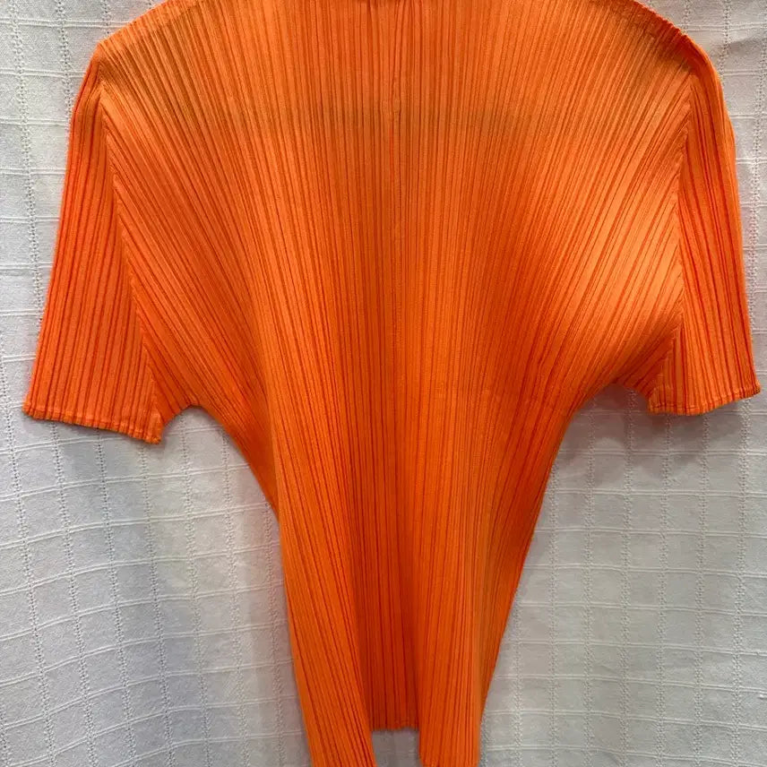 [BUNJANG] Issey Miyake Pleats Orange Short Sleeve T-shirt / 이세미야케 플리츠오렌지색 반팔티 사용가 없음