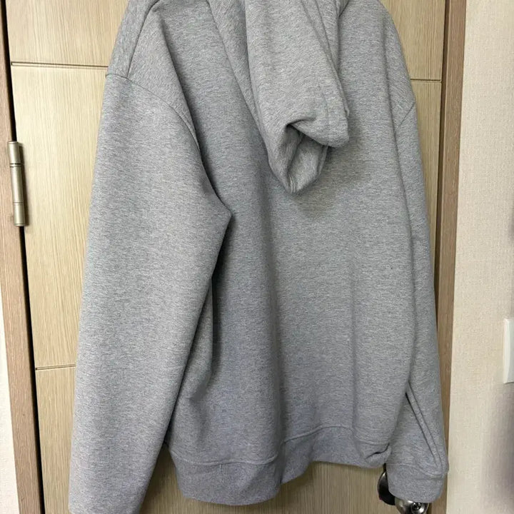 [BUNJANG] BTS Small Heart Logo Loopback Organic Cotton Fleece Hoodie Heather Ash Gray / 아미 스몰 하트 로고 루프백 오가닉 코튼 플리스 후드 헤더 애쉬 그레이