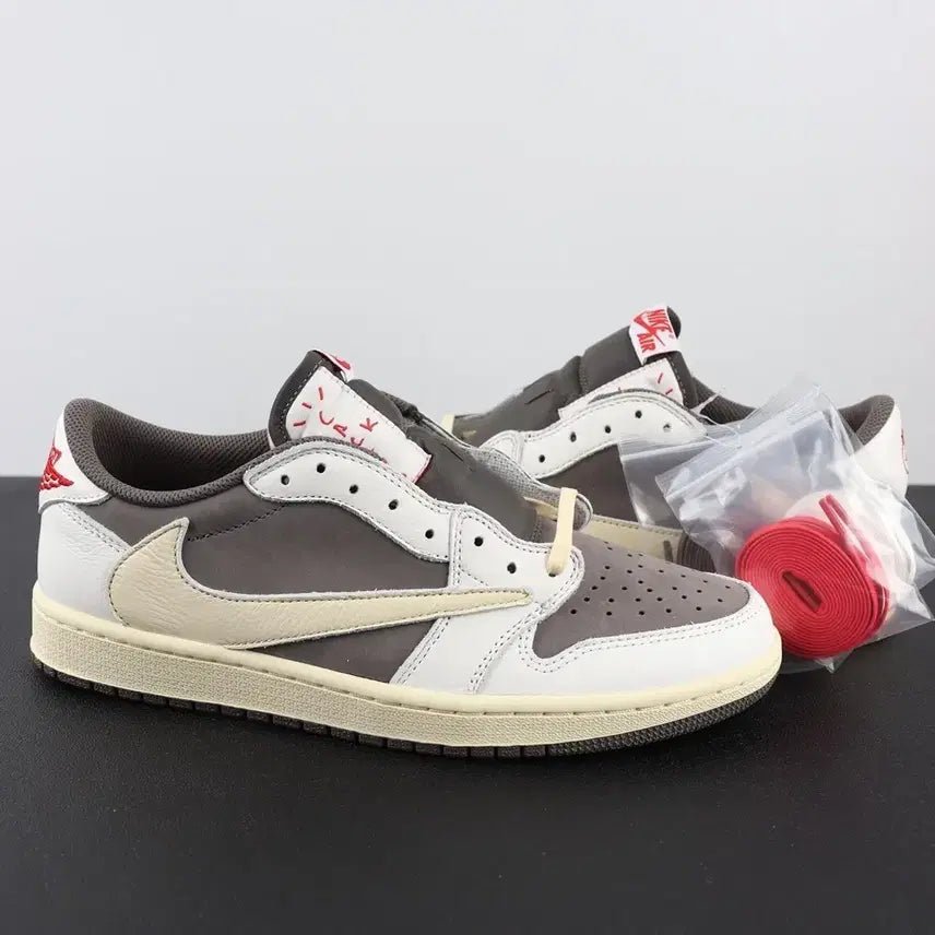 [BUNJANG] Nike Air Jordan 1 Low Retro Hook 1.0 Collaboration Basketball Shoes / 에어조던1 후크1.0 초대 콜라보레이션 로우 레트로 농구화사이즈 260