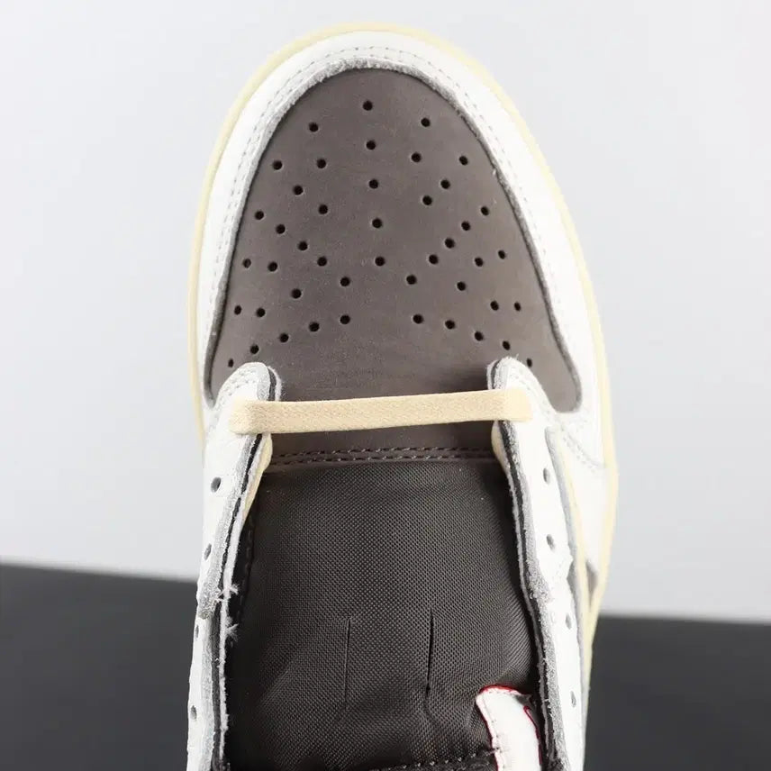 [BUNJANG] Nike Air Jordan 1 Low Retro Hook 1.0 Collaboration Basketball Shoes / 에어조던1 후크1.0 초대 콜라보레이션 로우 레트로 농구화사이즈 260