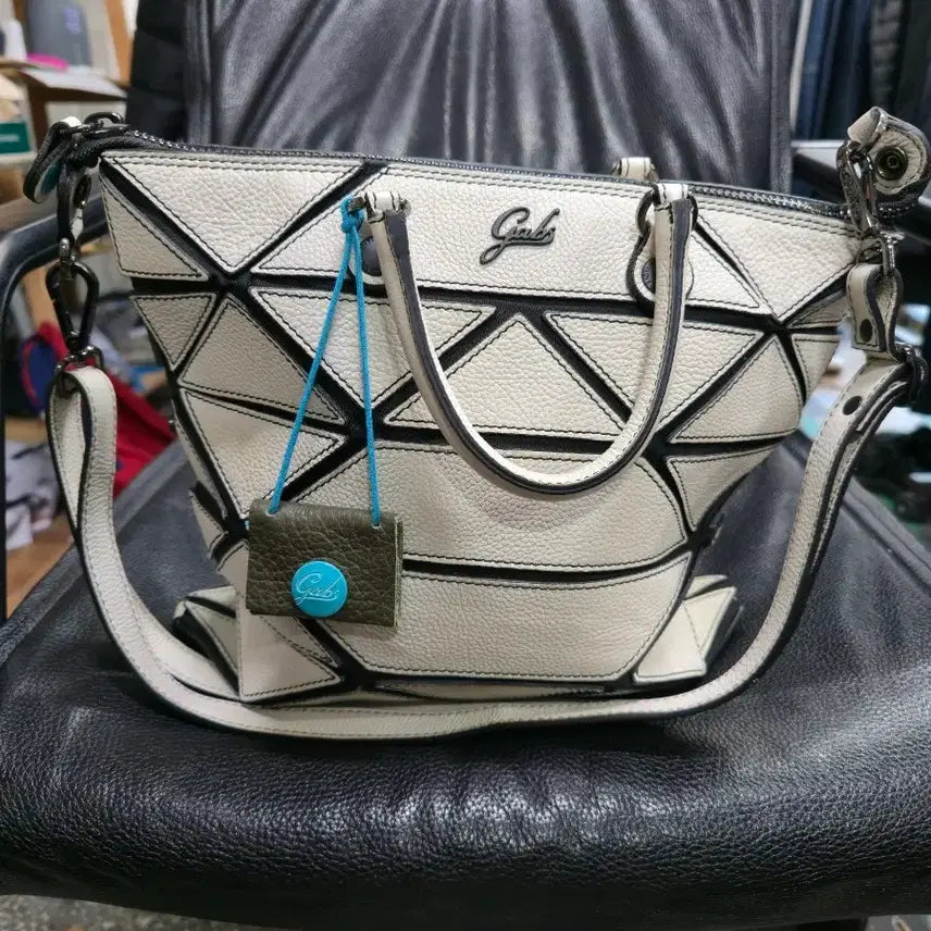 [BUNJANG] Newori Gaps Medium Cream Ivory Shoulder Bag / 뉴오리갑스 미듐 크림아이보리