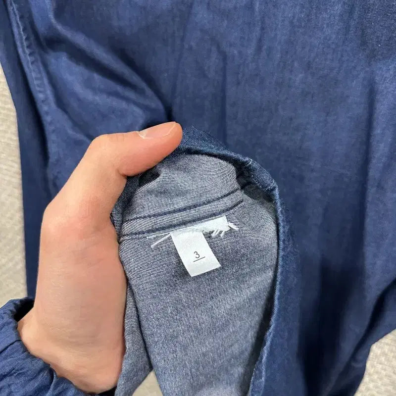 [BUNJANG] Uniqlo Casual Denim Shirt M / 유니클로 캐주얼 데님 셔츠 M A07847