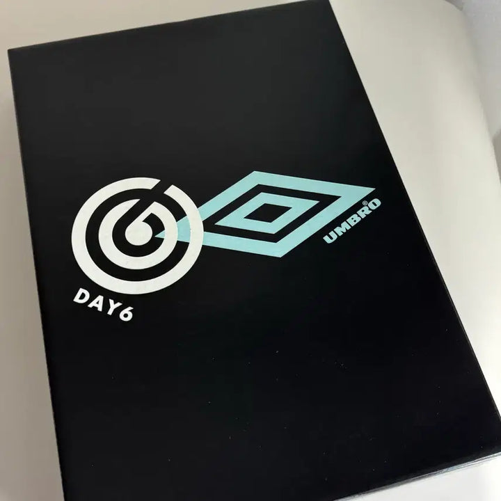 [BUNJANG] DAY6 x Umbro Blanket and Magnetic Set / (미개봉) 데이식스 엄브로 담요 및 마그네틱