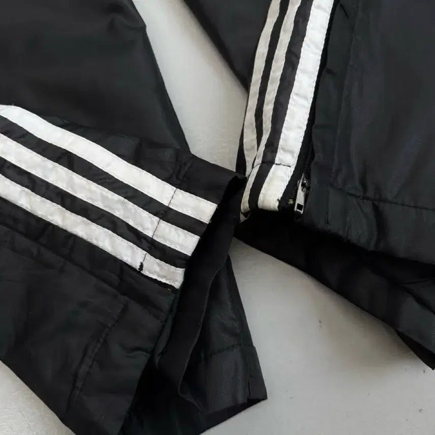 [BUNJANG] Adidas 00s Three-Stripe Old School Track Pants / 아디다스 00s 삼선 올드스쿨 바람막이 트랙팬츠