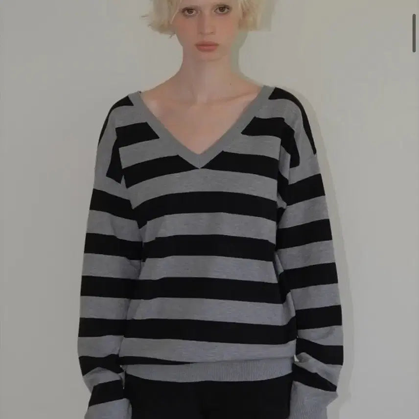 [BUNJANG] QUTY C ONE-SHOULDER STRIPED KNIT_BLACK / 큐리티 C ONE-SHOULDER STRIPED KNIT_BLACK