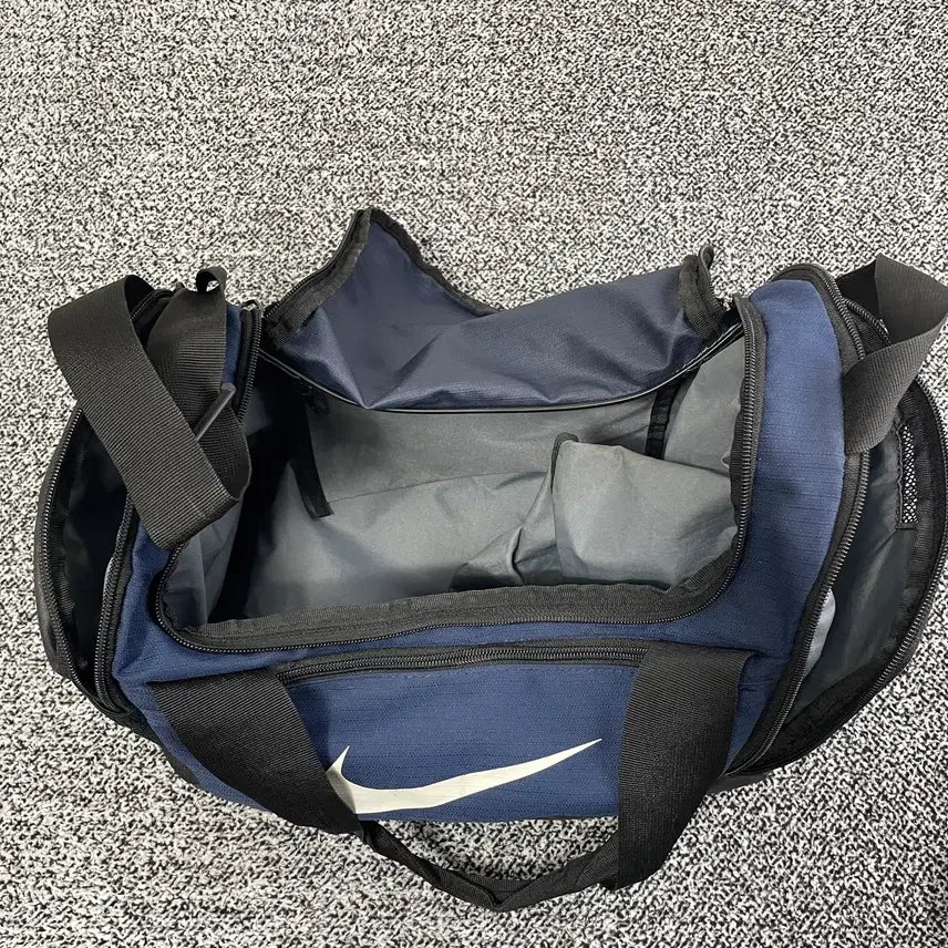 [BUNJANG] Nike Brasilia 9.5 Training Duffel Bag / 빈티지9. 나이키 브라질리아 9.5 트레이닝 더플백 크로스백 가방 보스턴
