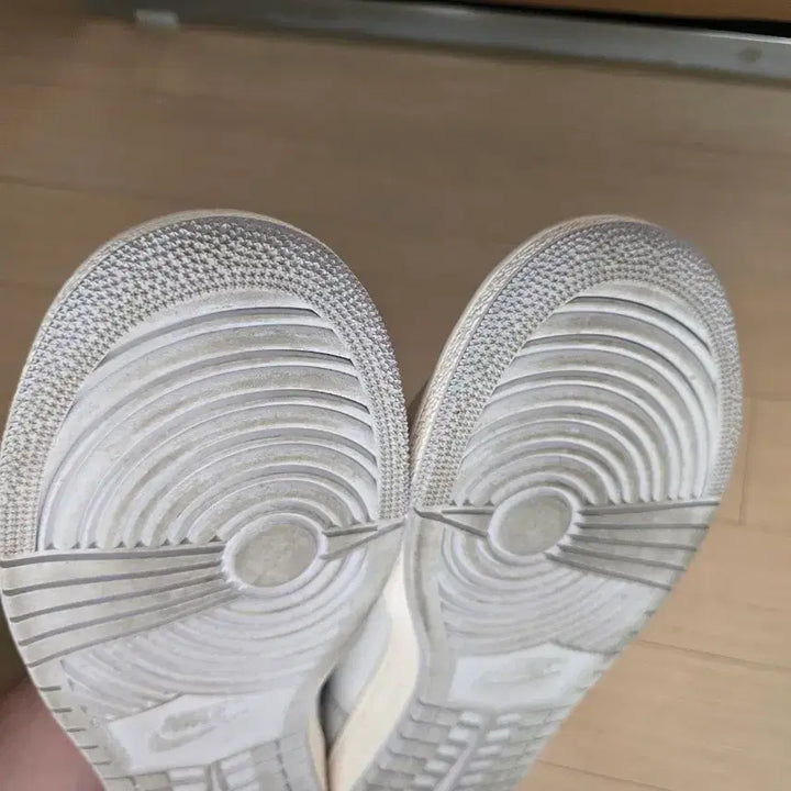 [BUNJANG] Nike Jordan 1 Low 85 Neutral Grey Sneakers / 나이키 조던 1 로우 85 뉴트럴 그레이 280