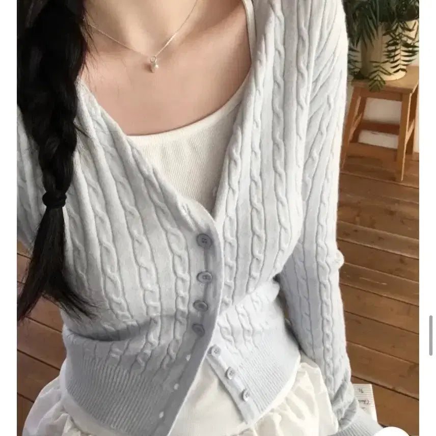 [BUNJANG] Dayroze Slim Cable Knit Cardigan - Sky Blue / 데이로제 슬림 꽈배기 가디건 소라 니트 가디건 봄 가디건