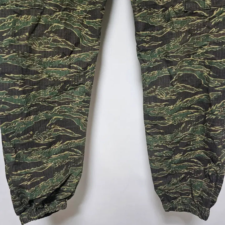 [BUNJANG] Carhartt WIP Woodland Ripstop Cargo Jogger Pants / 칼하트 WIP 우드랜드 립스탑 카고 조거 팬츠 S사이즈 실측 32이상