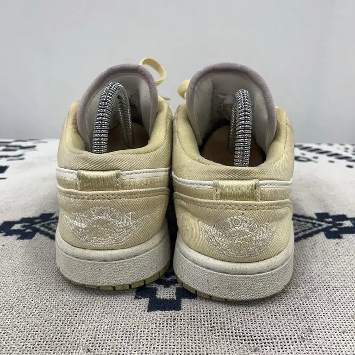 [BUNJANG] Nike Air Jordan 1 Low SE Team Gold Sneakers / 나이키 조던1 로우 SE 팀골드 스니커즈 230 E02743