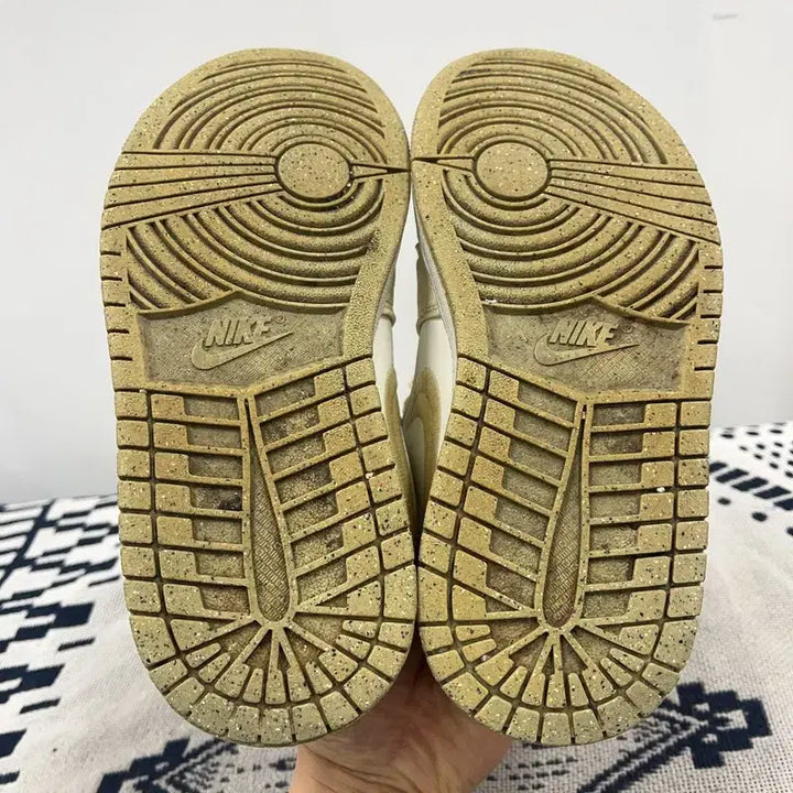 [BUNJANG] Nike Air Jordan 1 Low SE Team Gold Sneakers / 나이키 조던1 로우 SE 팀골드 스니커즈 230 E02743