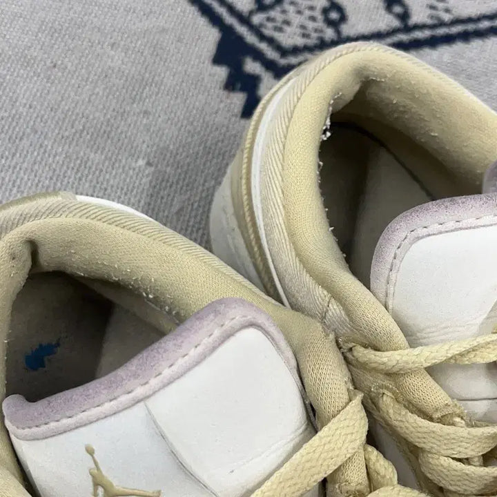 [BUNJANG] Nike Air Jordan 1 Low SE Team Gold Sneakers / 나이키 조던1 로우 SE 팀골드 스니커즈 230 E02743