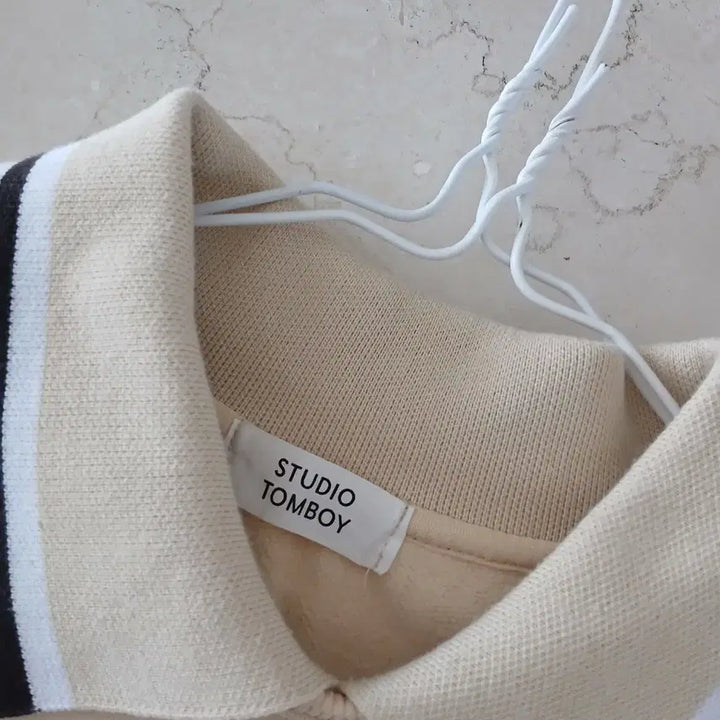[BUNJANG] Tomboy Crop Collar T-shirt / 022 톰보이 크롭 카라티 Free