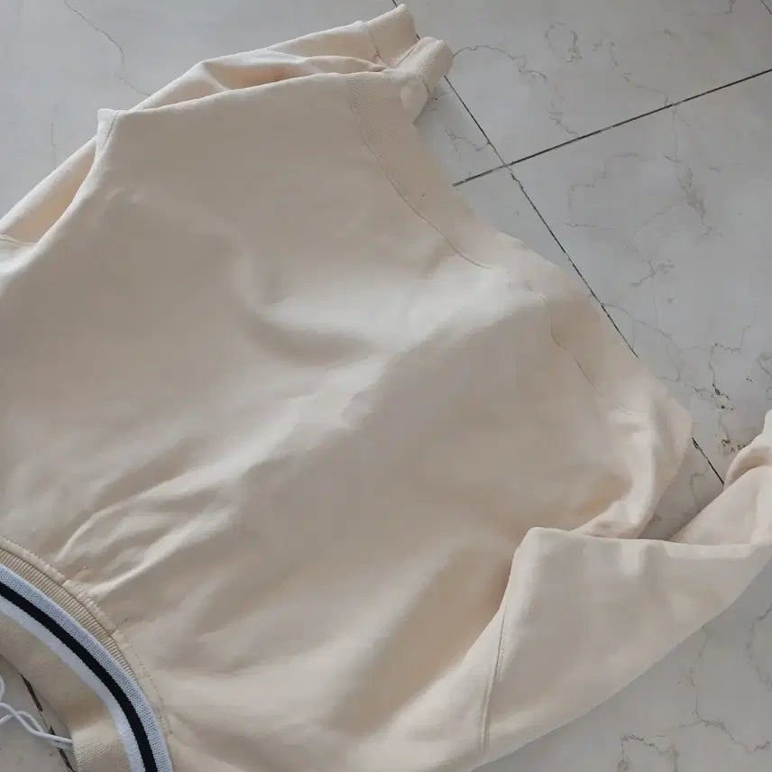 [BUNJANG] Tomboy Crop Collar T-shirt / 022 톰보이 크롭 카라티 Free