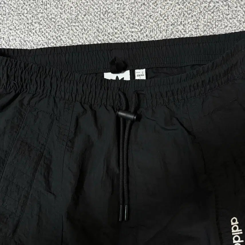 [BUNJANG] Adidas Nylon Training Pants M / 아디다스 트레이닝 나일론 팬츠 M