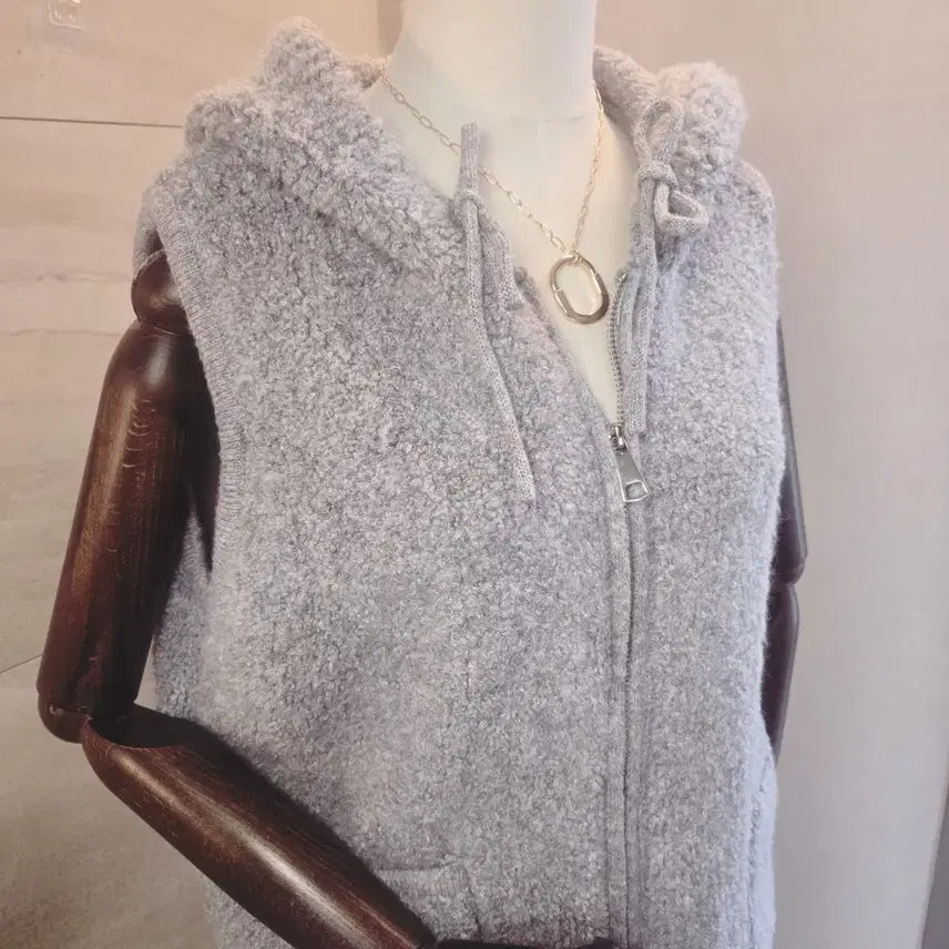 [BUNJANG] TheSoori Boucle Hooded Vest / 지금 딱 입는 부클 후드 베스트  버터처럼 부드러운 간절기 필수템