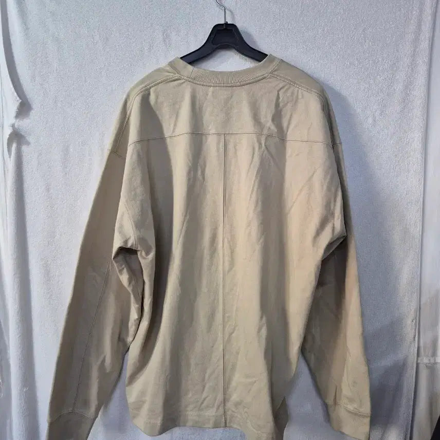 [BUNJANG] L LAINE Beige Long Sleeve Sweatshirt / L LAINE 베이지색 긴팔 맨투맨 티셔츠