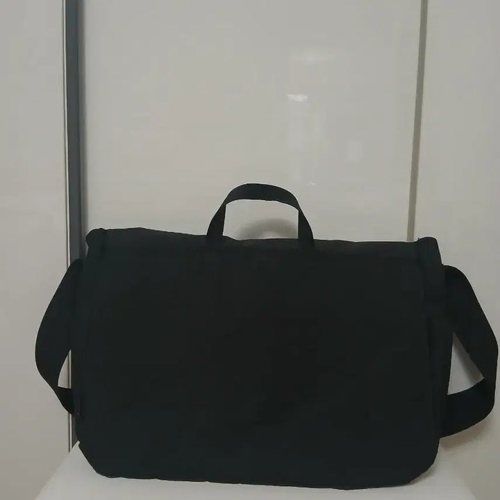 [SOLD OUT] Lee 검정 메신저백