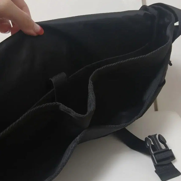 [SOLD OUT] Lee 검정 메신저백
