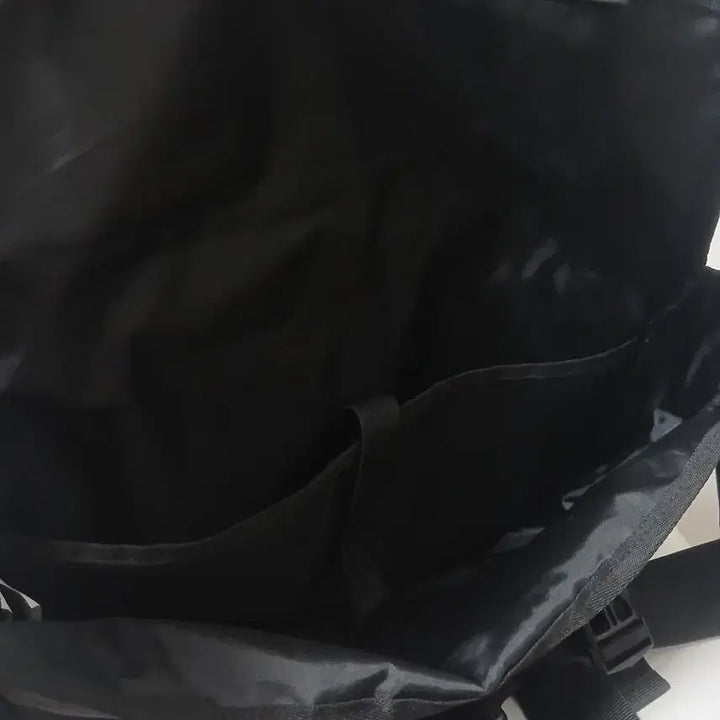 [SOLD OUT] Lee 검정 메신저백