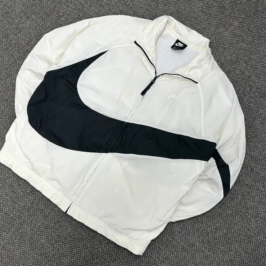 [BUNJANG] Nike Big Swoosh White Windbreaker XL / (2611) 나이키 빅스우시 화이트 바람막이 XL