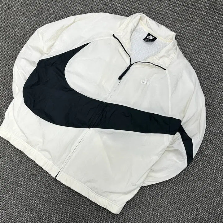 [BUNJANG] Nike Big Swoosh White Windbreaker XL / (2611) 나이키 빅스우시 화이트 바람막이 XL