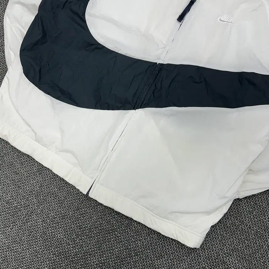 [BUNJANG] Nike Big Swoosh White Windbreaker XL / (2611) 나이키 빅스우시 화이트 바람막이 XL