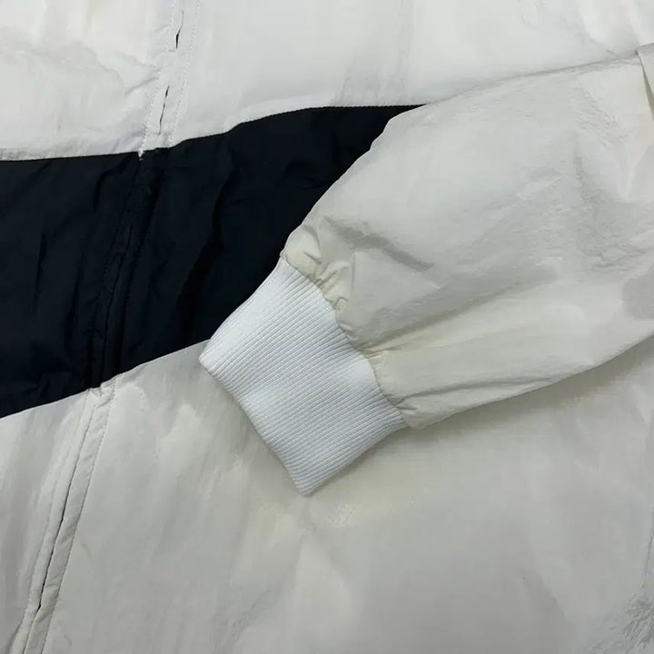 [BUNJANG] Nike Big Swoosh White Windbreaker XL / (2611) 나이키 빅스우시 화이트 바람막이 XL