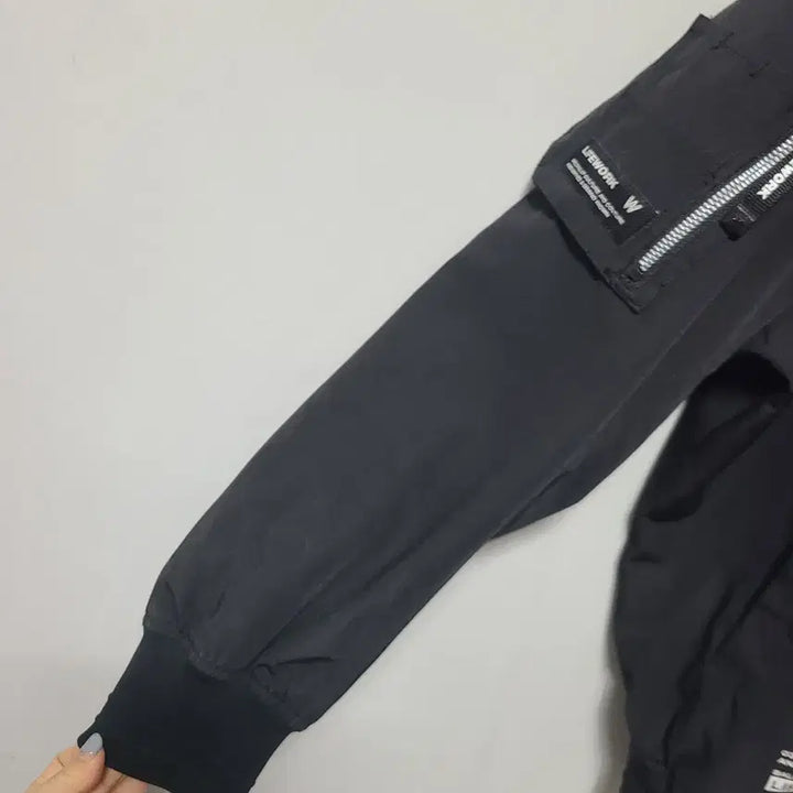 [BUNJANG] LIFEWORK Black Embroidered Jumper / ㄷ121 LIFEWORK 점퍼