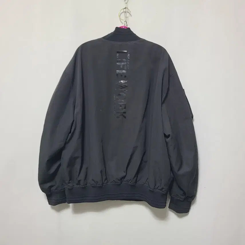 [BUNJANG] LIFEWORK Black Embroidered Jumper / ㄷ121 LIFEWORK 점퍼