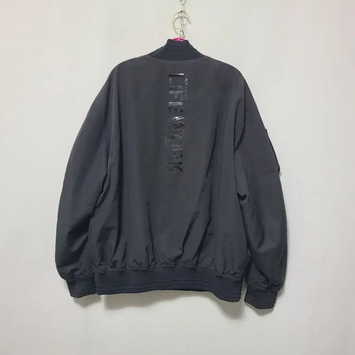[BUNJANG] LIFEWORK Black Embroidered Jumper / ㄷ121 LIFEWORK 점퍼