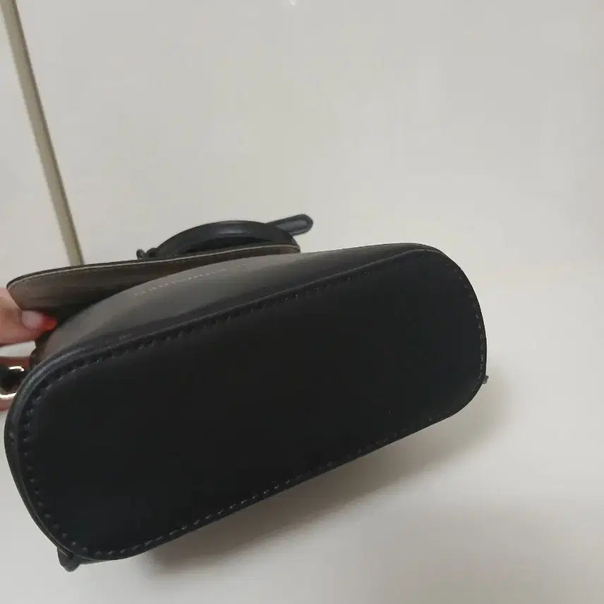 [SOLD OUT] 사만사타바사 블랙 미니 크로스백