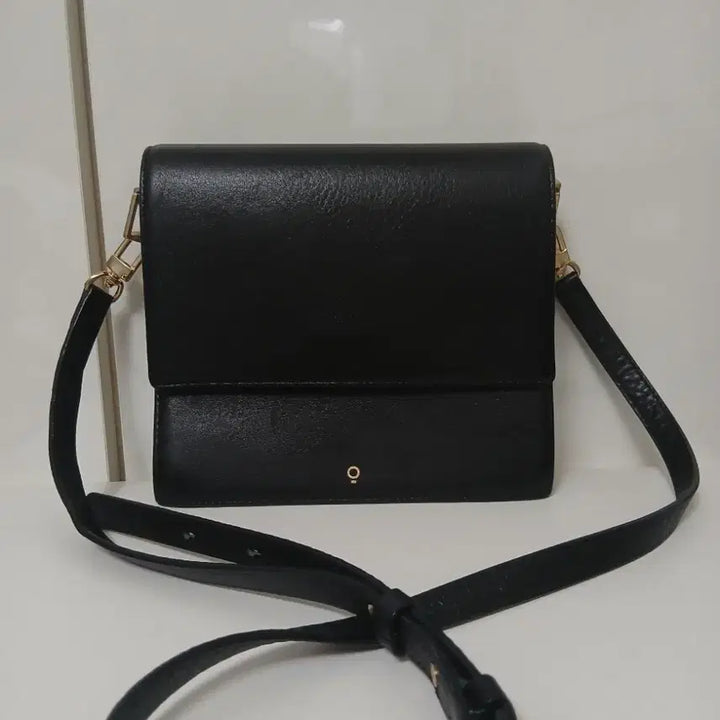 [BUNJANG] HOZE Black Leather Crossbody Bag / 호제 HOZE 블랙 가죽 크로스백
