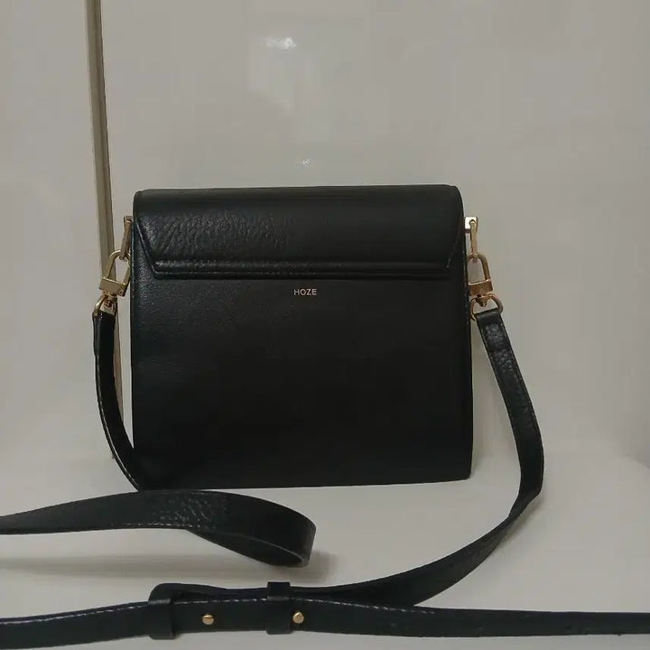 [BUNJANG] HOZE Black Leather Crossbody Bag / 호제 HOZE 블랙 가죽 크로스백
