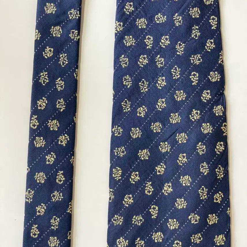 [BUNJANG] Nina Ricci Tie / 니나리치 넥타이