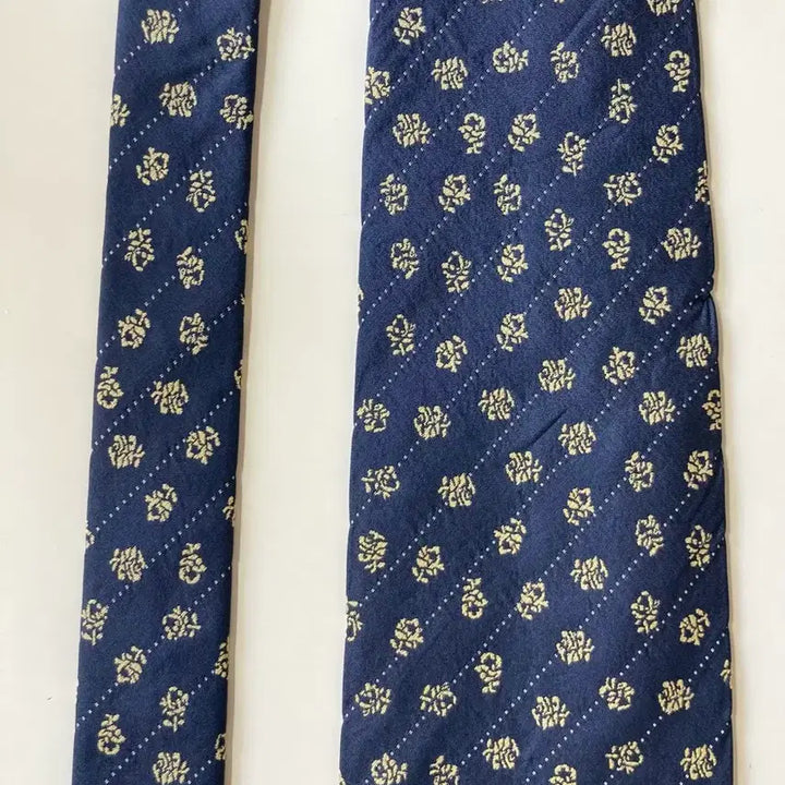 [BUNJANG] Nina Ricci Tie / 니나리치 넥타이
