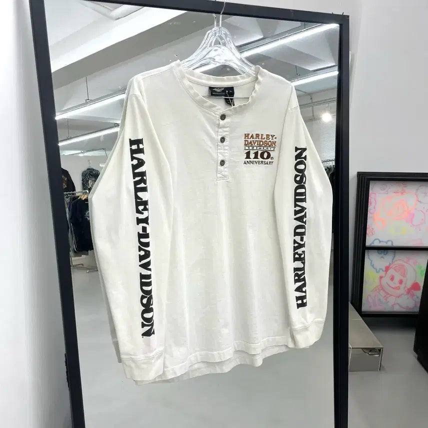 [BUNJANG] Harley-Davidson 110th Anniversary Henley Long Sleeve Vintage T-Shirt / 할리데이비슨 110주년 헨리넥 롱슬리브 빈티지 긴팔 티셔츠 화이트