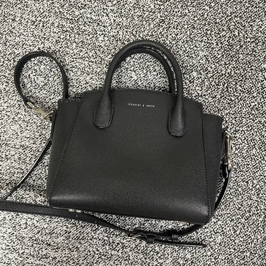 [BUNJANG] Charles &amp; Keith Britton Ruched Top Handle Tote Bag / 빈티지9. 찰스앤키스 브리튼 러치드 탑 핸들 토트백 가방 크로스백