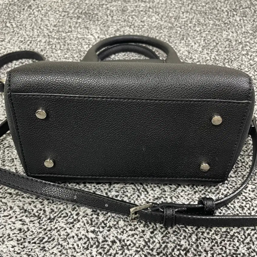 [BUNJANG] Charles &amp; Keith Britton Ruched Top Handle Tote Bag / 빈티지9. 찰스앤키스 브리튼 러치드 탑 핸들 토트백 가방 크로스백