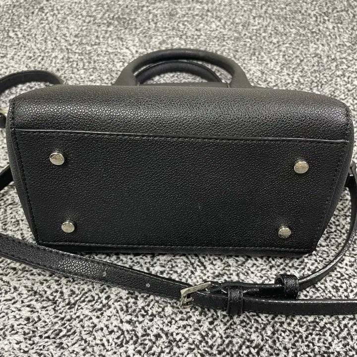 [BUNJANG] Charles &amp; Keith Britton Ruched Top Handle Tote Bag / 빈티지9. 찰스앤키스 브리튼 러치드 탑 핸들 토트백 가방 크로스백