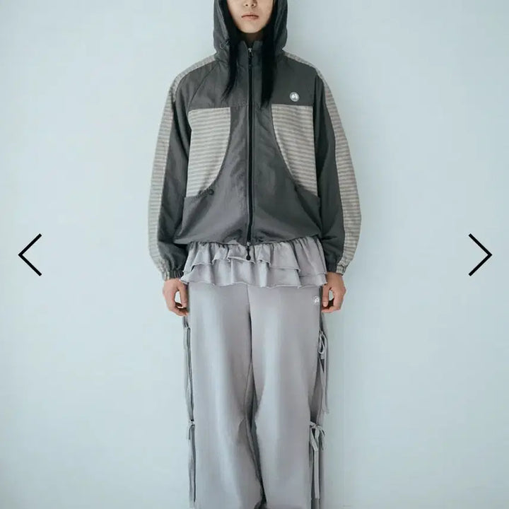 [BUNJANG] Hug Your Skin Stripe Windbreaker Jacket / 허그유어스킨 스트라이프 윈드브레이커 바람막이