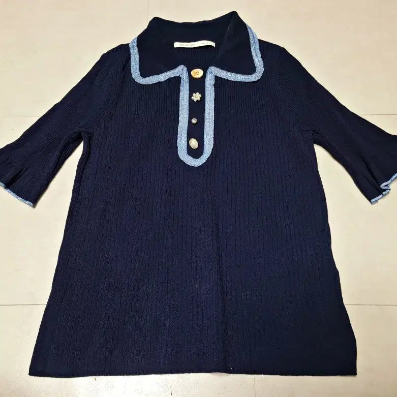 [BUNJANG] Renéevon Navy Caravan Short-Sleeve Knit Top / 레니본 네이비 카라반팔니트 폴1309